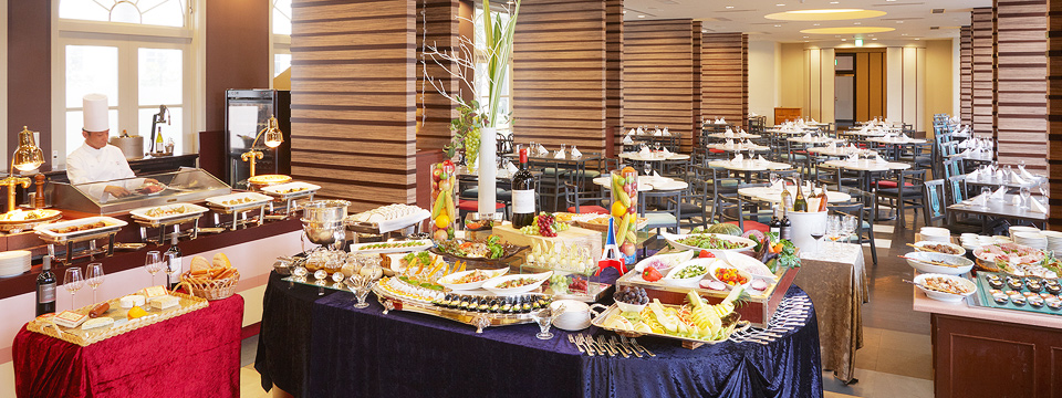 From Japanese food to Western food. Buffet where you can enjoy plenty of local ingredients