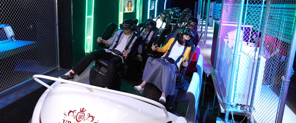 Huis Ten Bosch Enjoy over 40 Attractions!