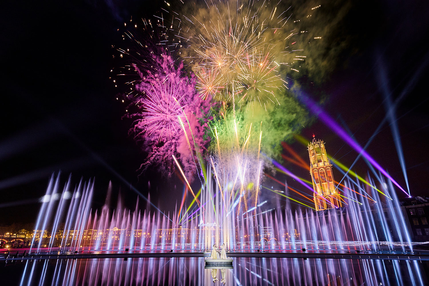 毎日花火開催 Shower of Lights シャワー・オブ・ライツ｜イベント